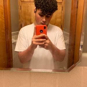 Meet your Posher, Ethan